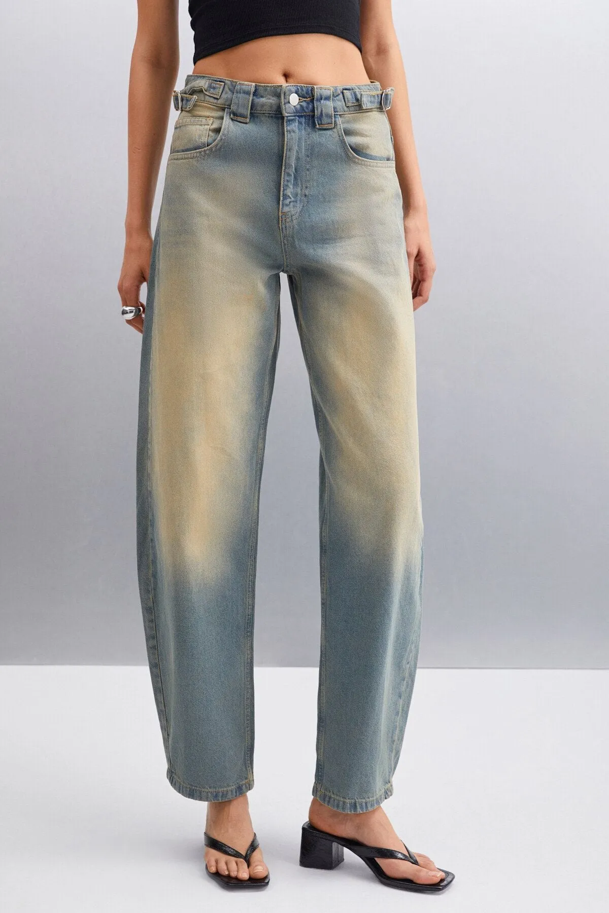 BLACK WOMEN'S WASHING REGULAR MOLD Normal waist 100 %cotton double pocket blue jeans
