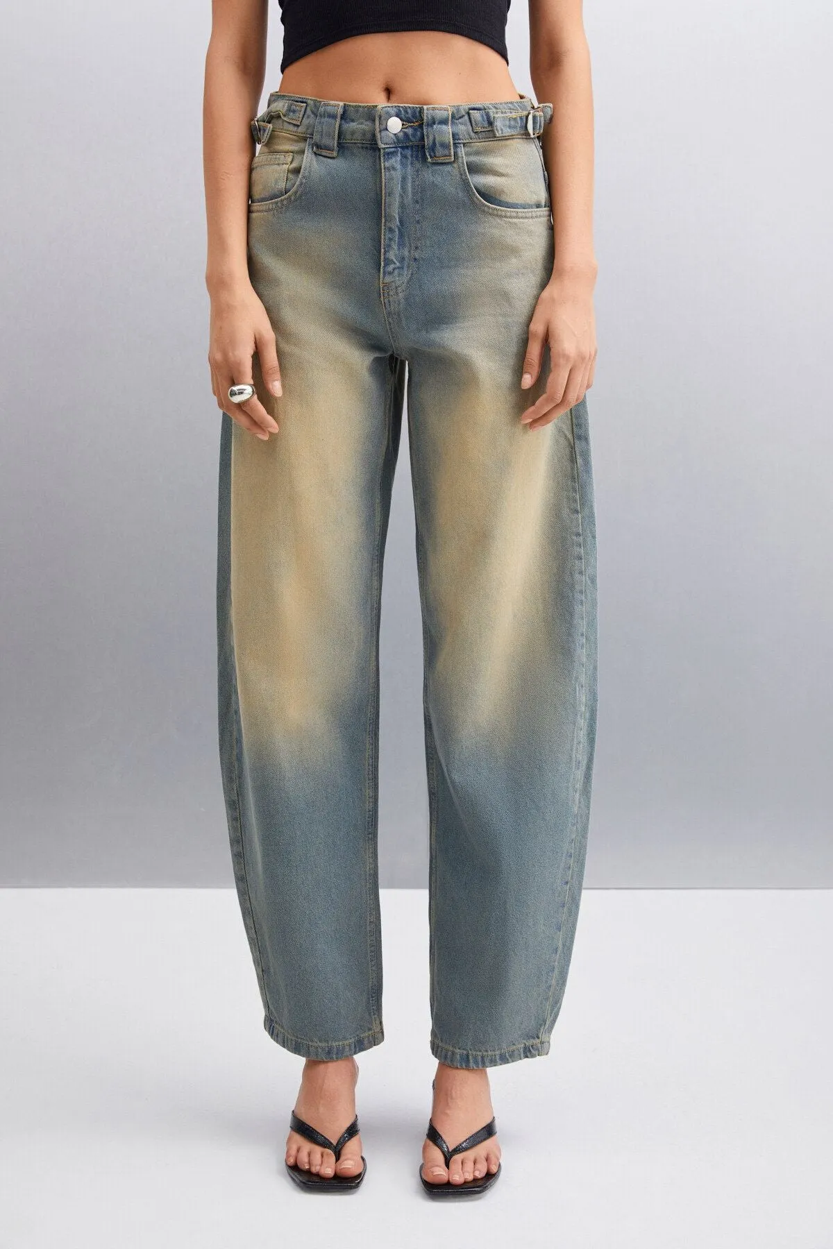 BLACK WOMEN'S WASHING REGULAR MOLD Normal waist 100 %cotton double pocket blue jeans