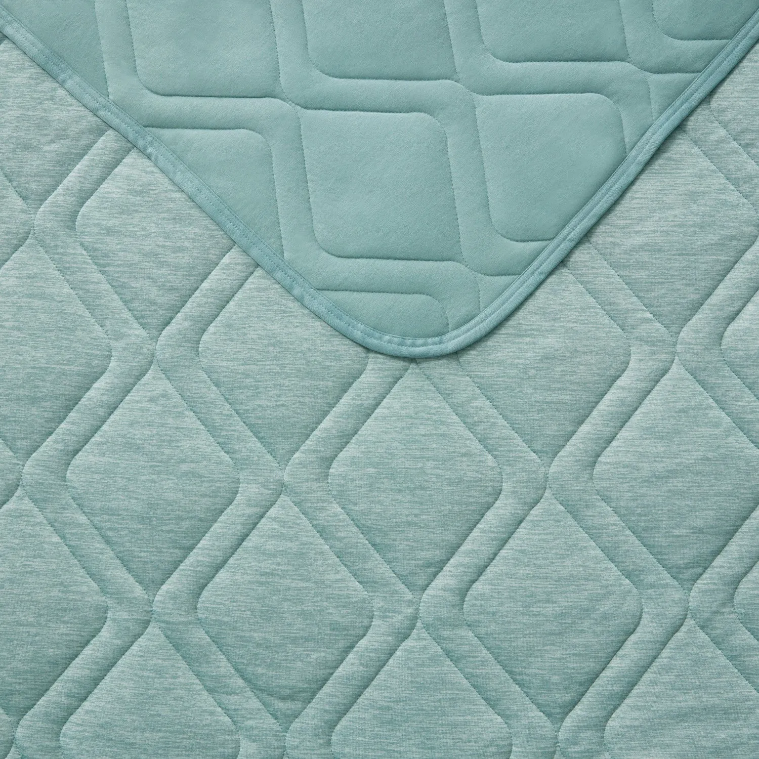 Brookstone Cooling Comfort Throw