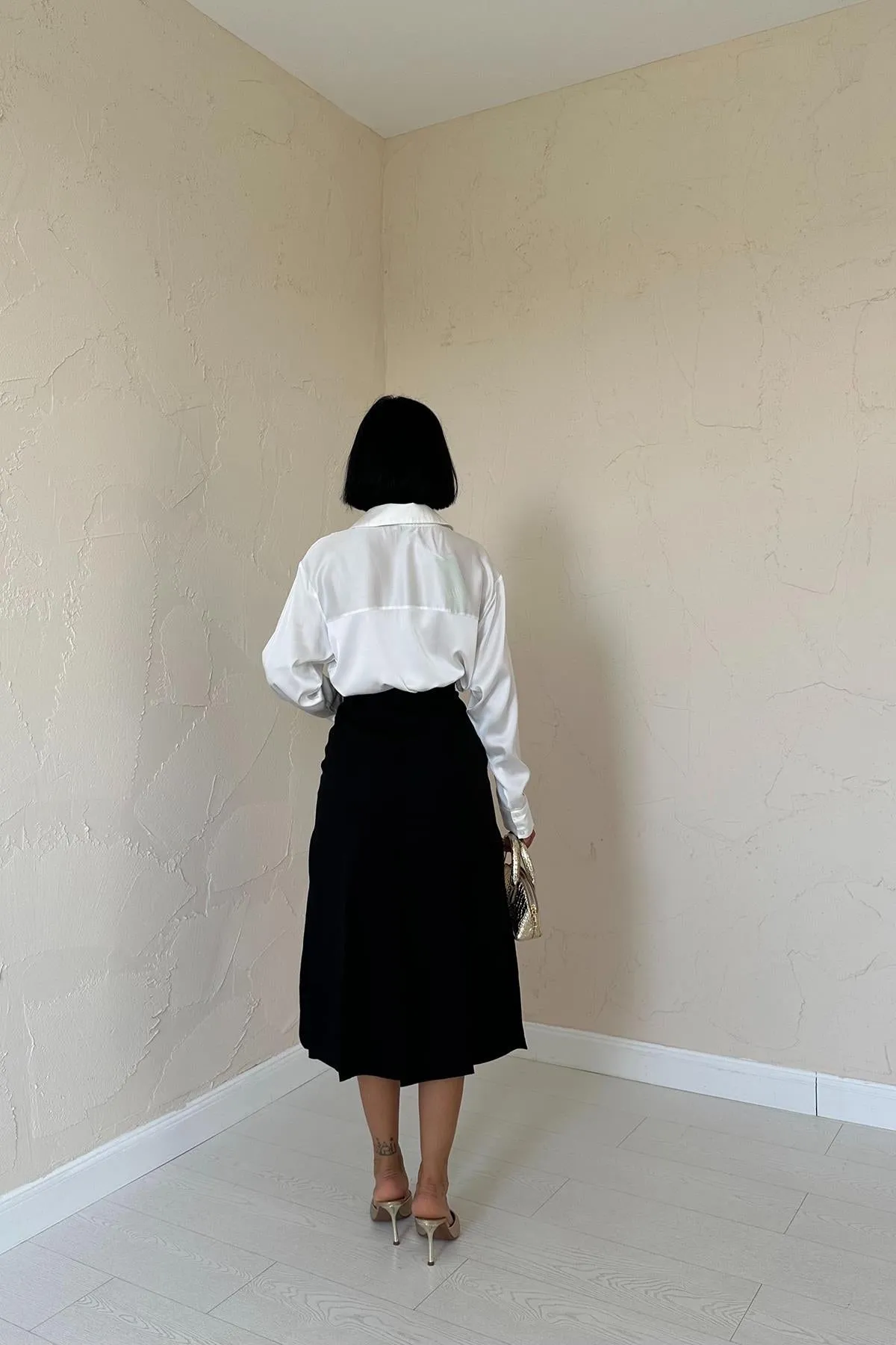 ELS Slit Distressed Skirt - Black - Scarborough