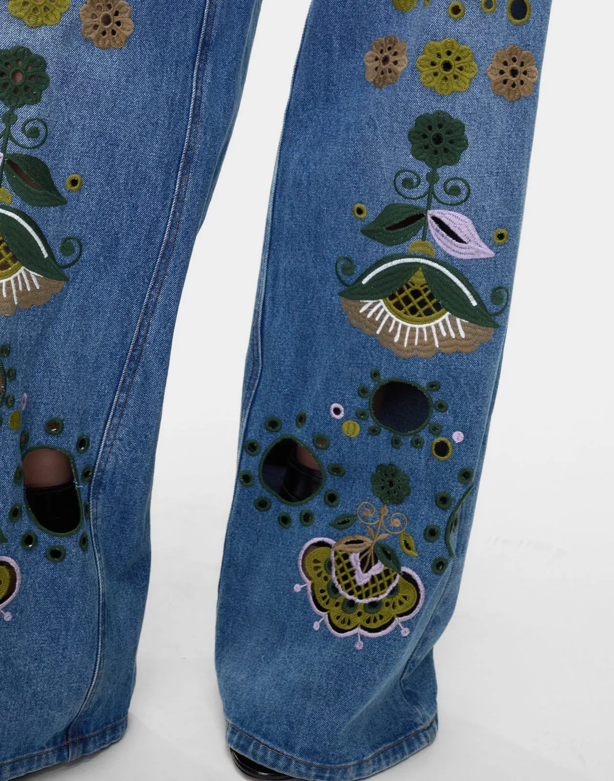 Embroidered Wide-leg Jean