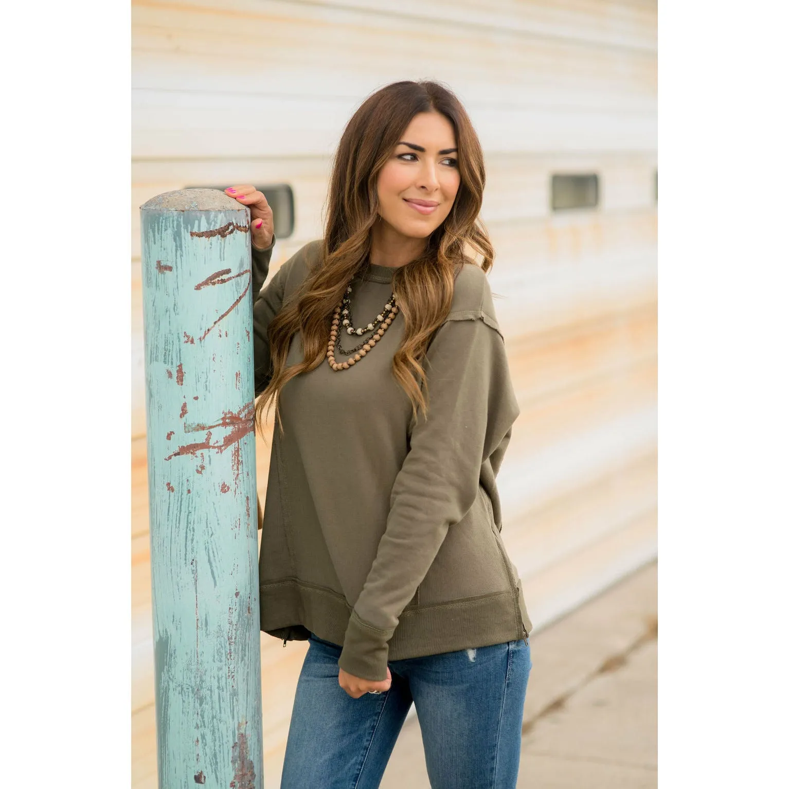 Raw Stitched Solid Trim Sweatshirt