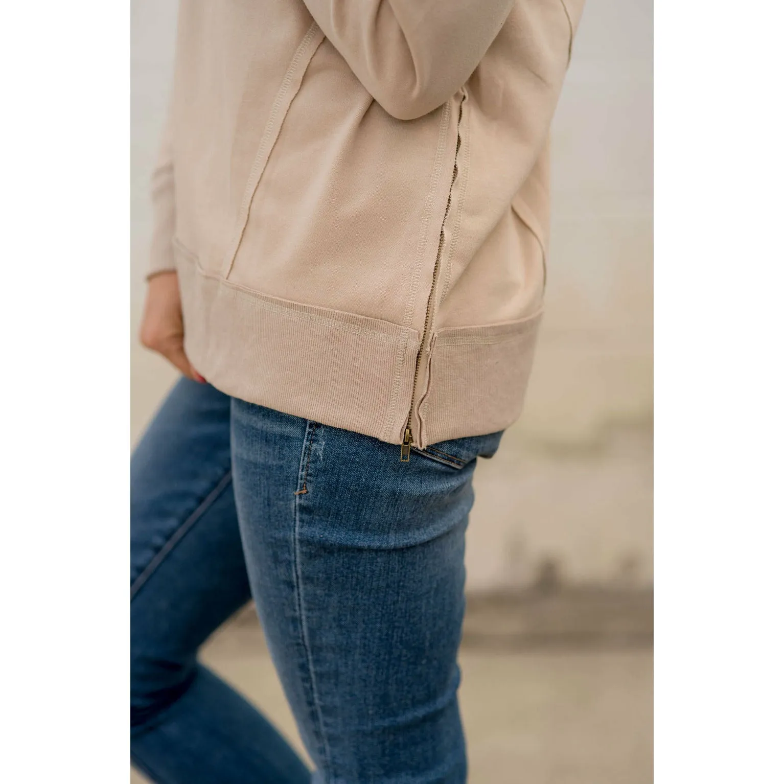 Raw Stitched Solid Trim Sweatshirt