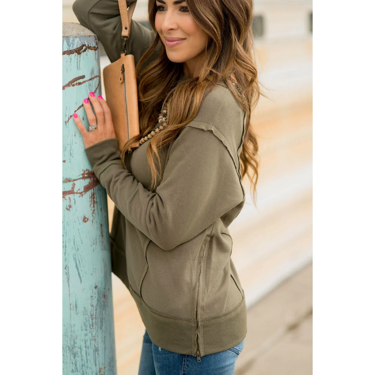 Raw Stitched Solid Trim Sweatshirt