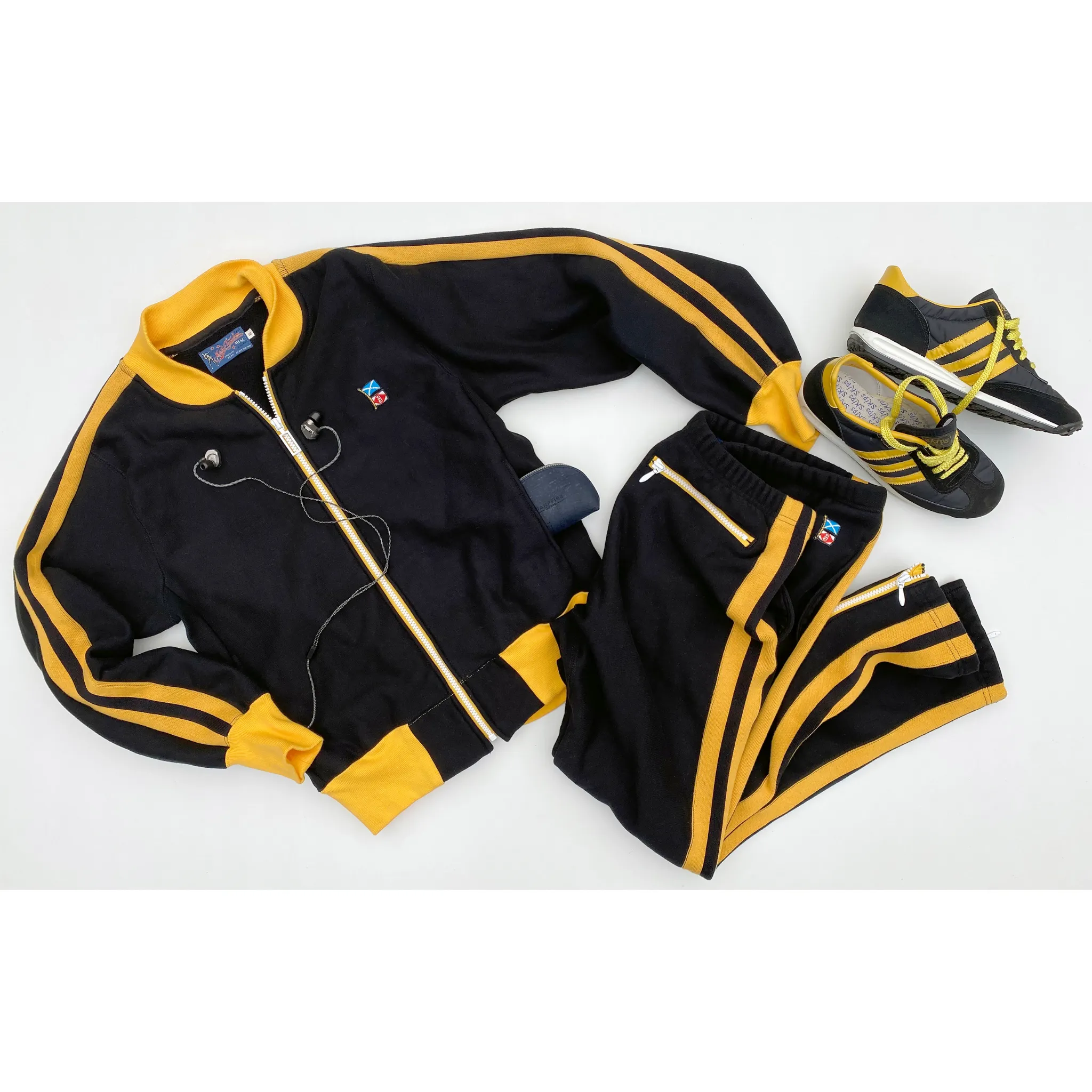 Track Master Jacket - Black/Gold